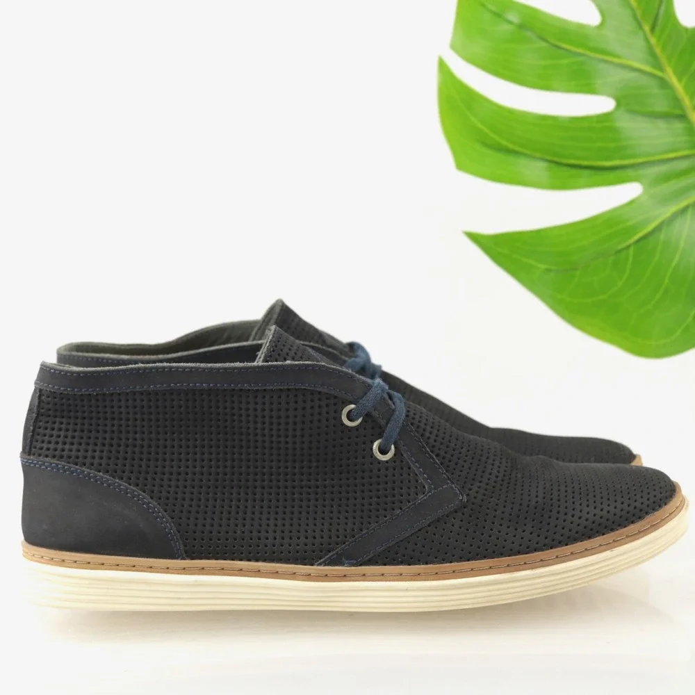 Donald Pliner Mens Timm Chukka Sneakers Size 10.5 Blue Suede Perf Shoes Lace Up